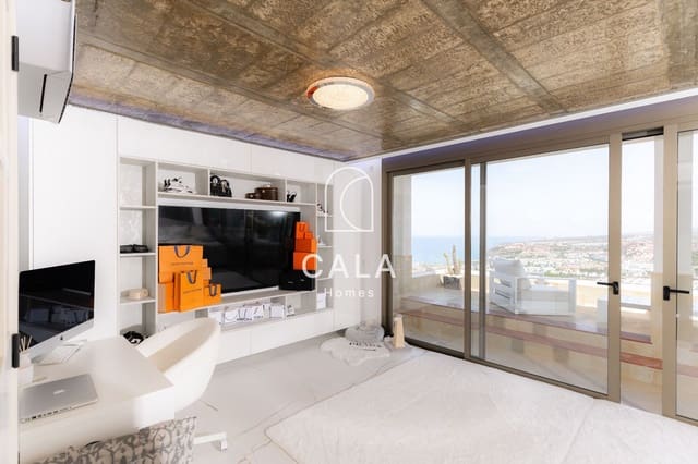 5 makuuhuone Omakotitalo myytävänä paikassa San Eugenio Alto, Adeje mukana uima-altaan 
autotalli - 5 500 000 € (Ref: 9807023)