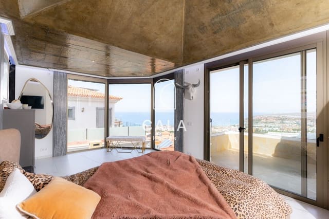 5 makuuhuone Omakotitalo myytävänä paikassa San Eugenio Alto, Adeje mukana uima-altaan 
autotalli - 5 500 000 € (Ref: 9807023)