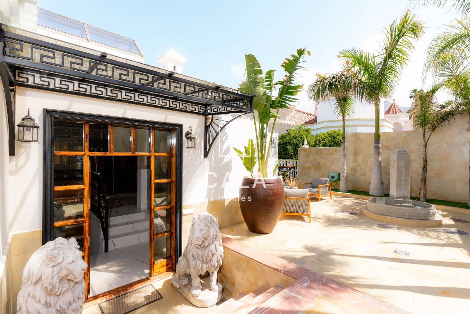 5 makuuhuone Omakotitalo myytävänä paikassa Costa Adeje mukana uima-altaan 
autotalli - 5 500 000 € (Ref: 9807023)