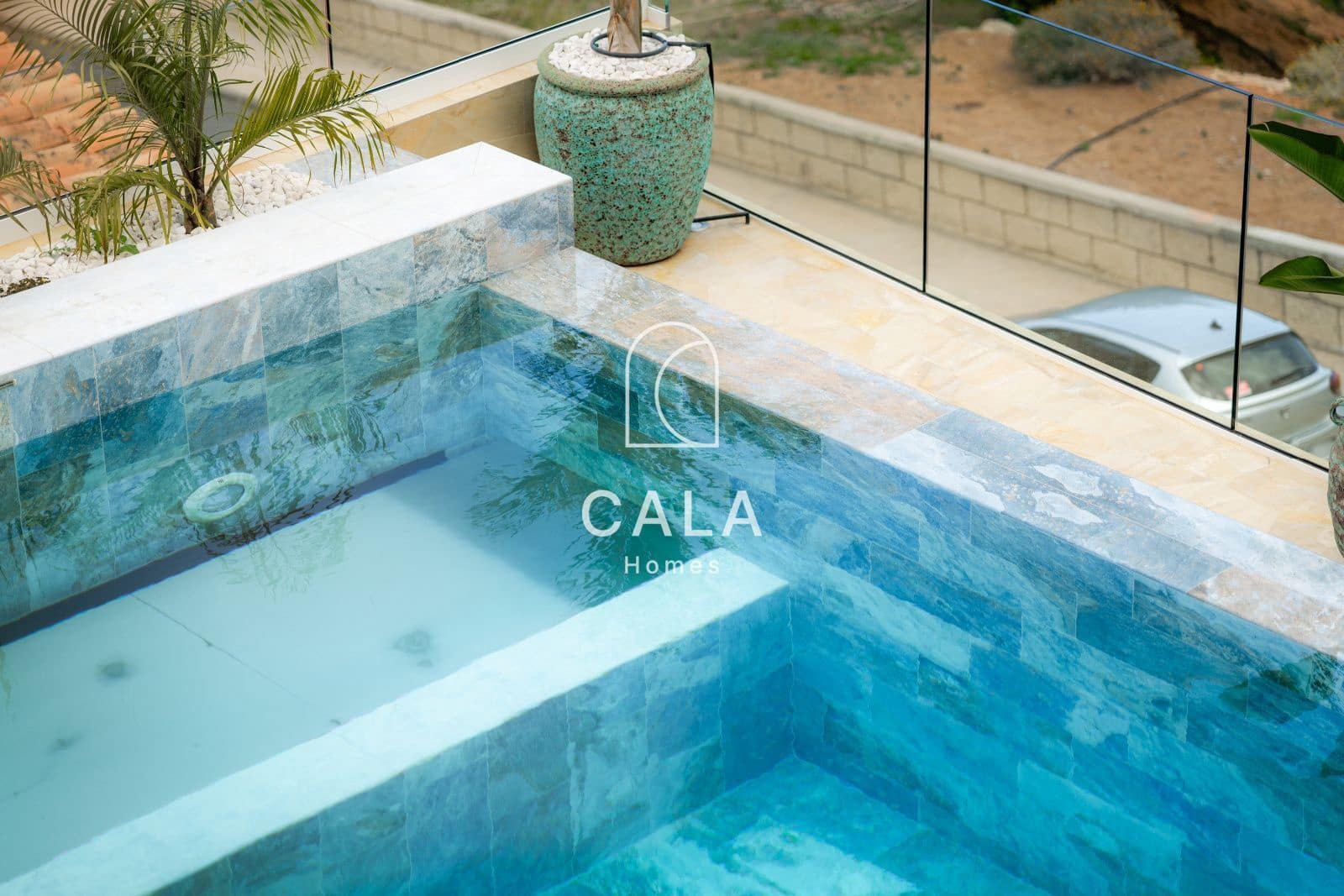 5 makuuhuone Omakotitalo myytävänä paikassa Costa Adeje mukana uima-altaan 
autotalli - 5 500 000 € (Ref: 9807023)