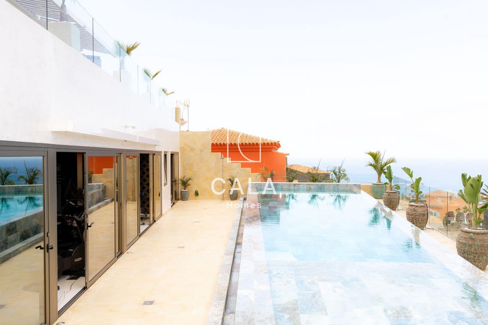 5 makuuhuone Omakotitalo myytävänä paikassa Costa Adeje mukana uima-altaan 
autotalli - 5 500 000 € (Ref: 9807023)