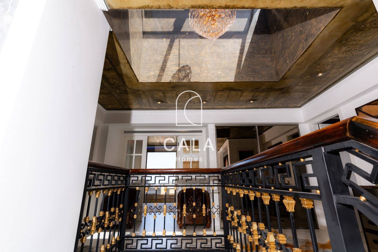 5 makuuhuone Omakotitalo myytävänä paikassa Costa Adeje mukana uima-altaan 
autotalli - 5 500 000 € (Ref: 9807023)