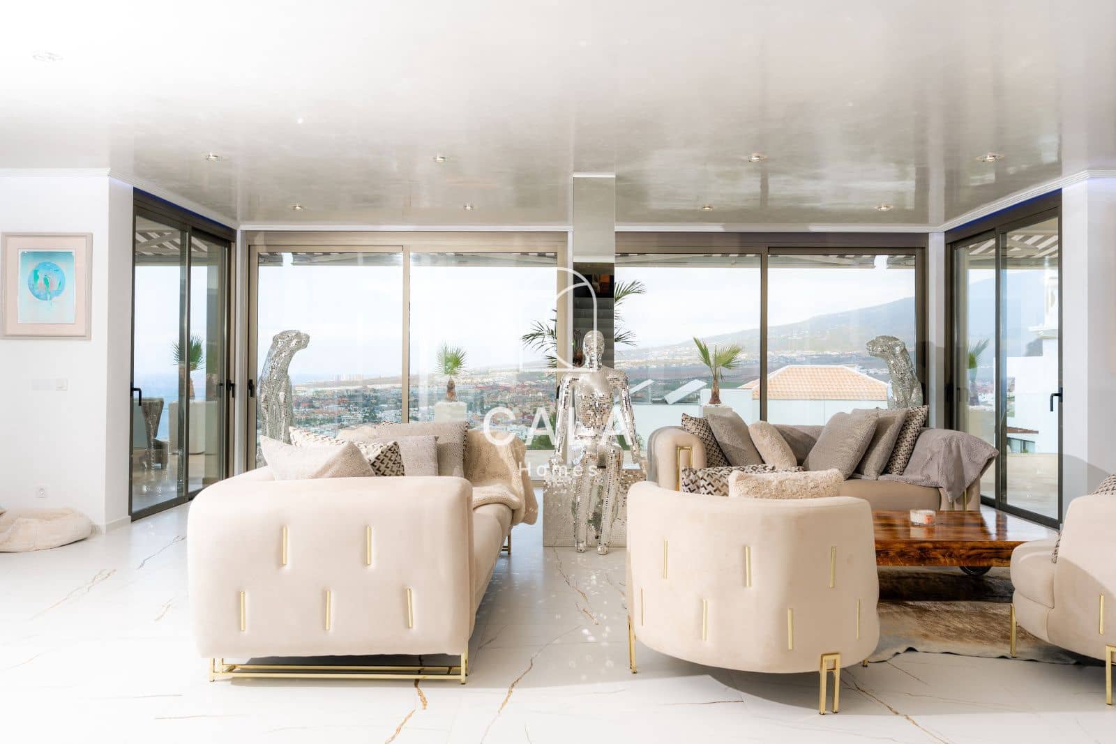 5 bedroom Townhouse for sale in Costa Adeje with pool garage - € 5,500,000 (Ref: 9807023)