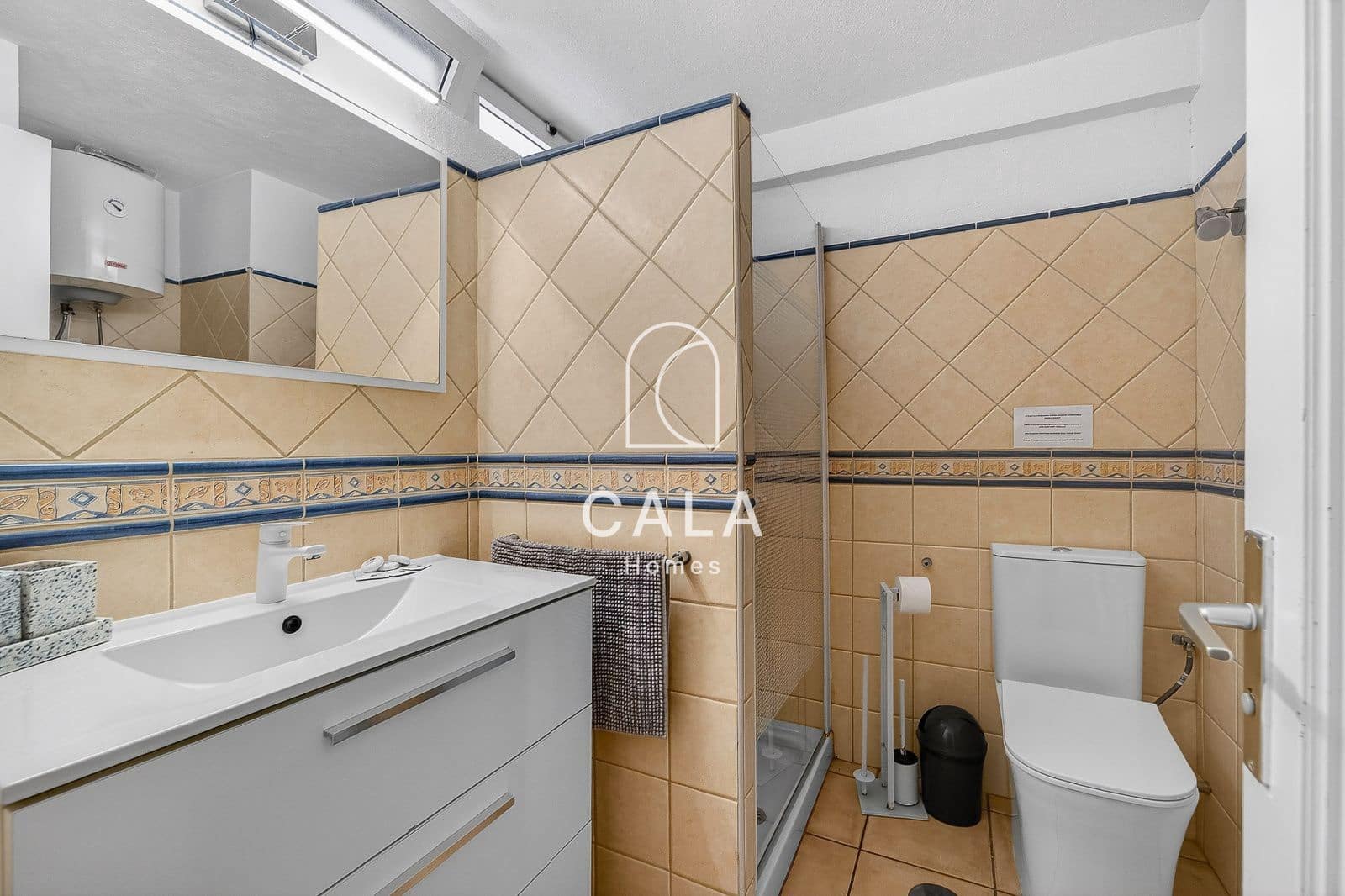Piso en Costa Adeje en venta con piscina - 220.000 € (Ref: 9815045)
