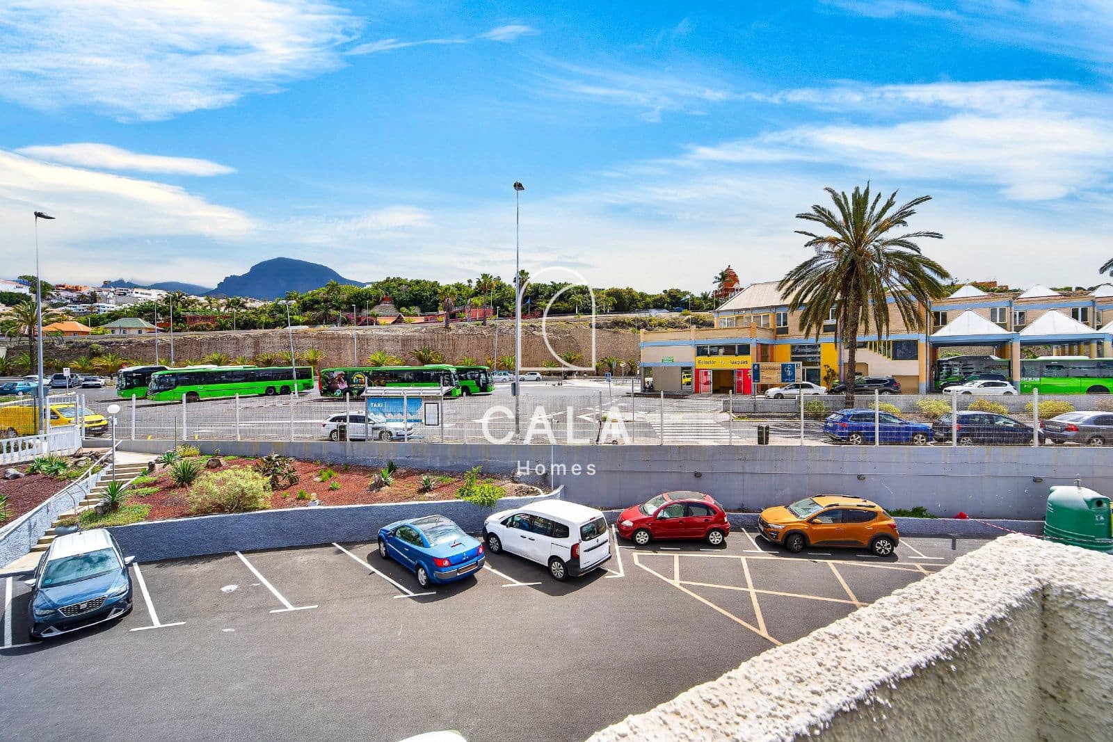 Piso en Costa Adeje en venta con piscina - 220.000 € (Ref: 9815045)