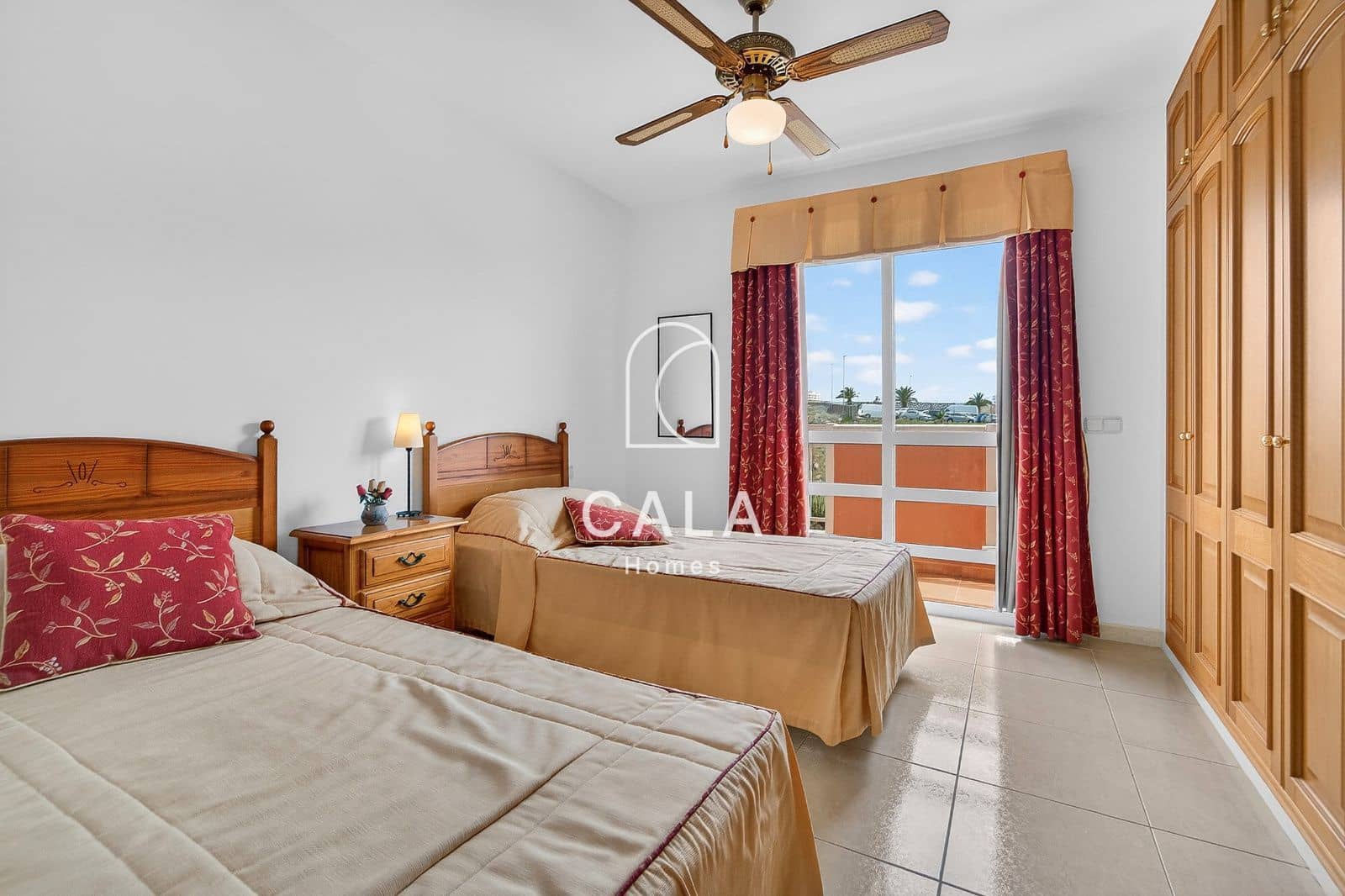 2 bedroom Flat for sale in Callao Salvaje with pool garage - € 345,000 (Ref: 9815046)
