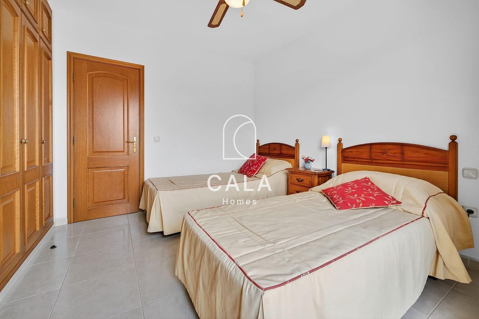 2 bedroom Flat for sale in Callao Salvaje with pool garage - € 345,000 (Ref: 9815046)