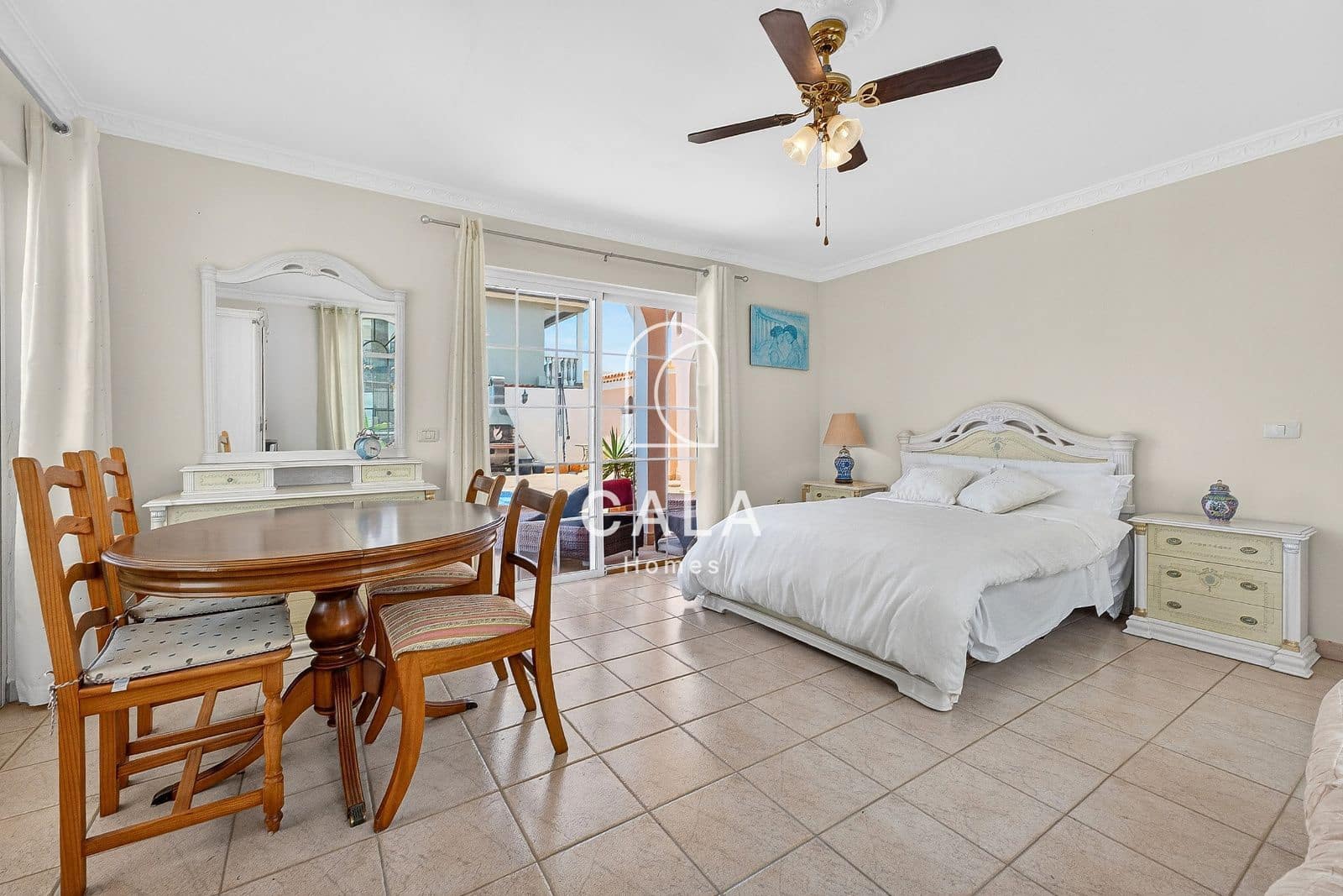 4 bedroom Villa for sale in Callao Salvaje with pool garage - € 1,175,000 (Ref: 9824223)