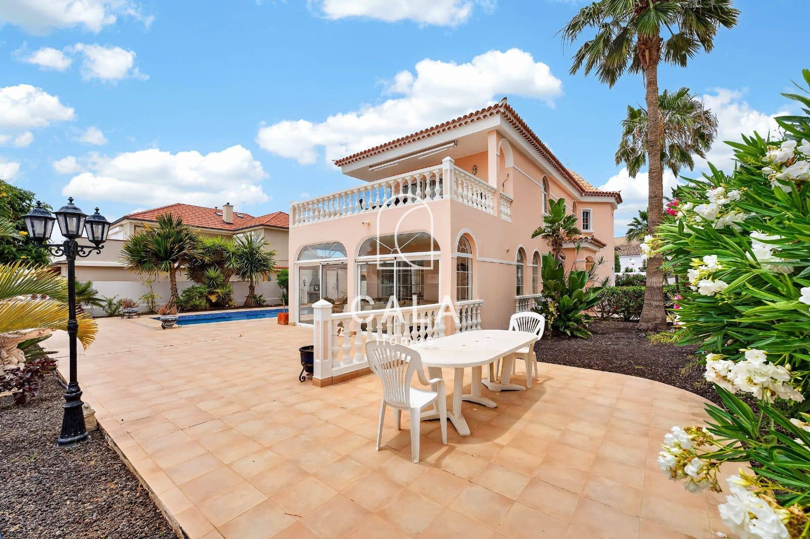 4 bedroom Villa for sale in Callao Salvaje with pool garage - € 1,175,000 (Ref: 9824223)