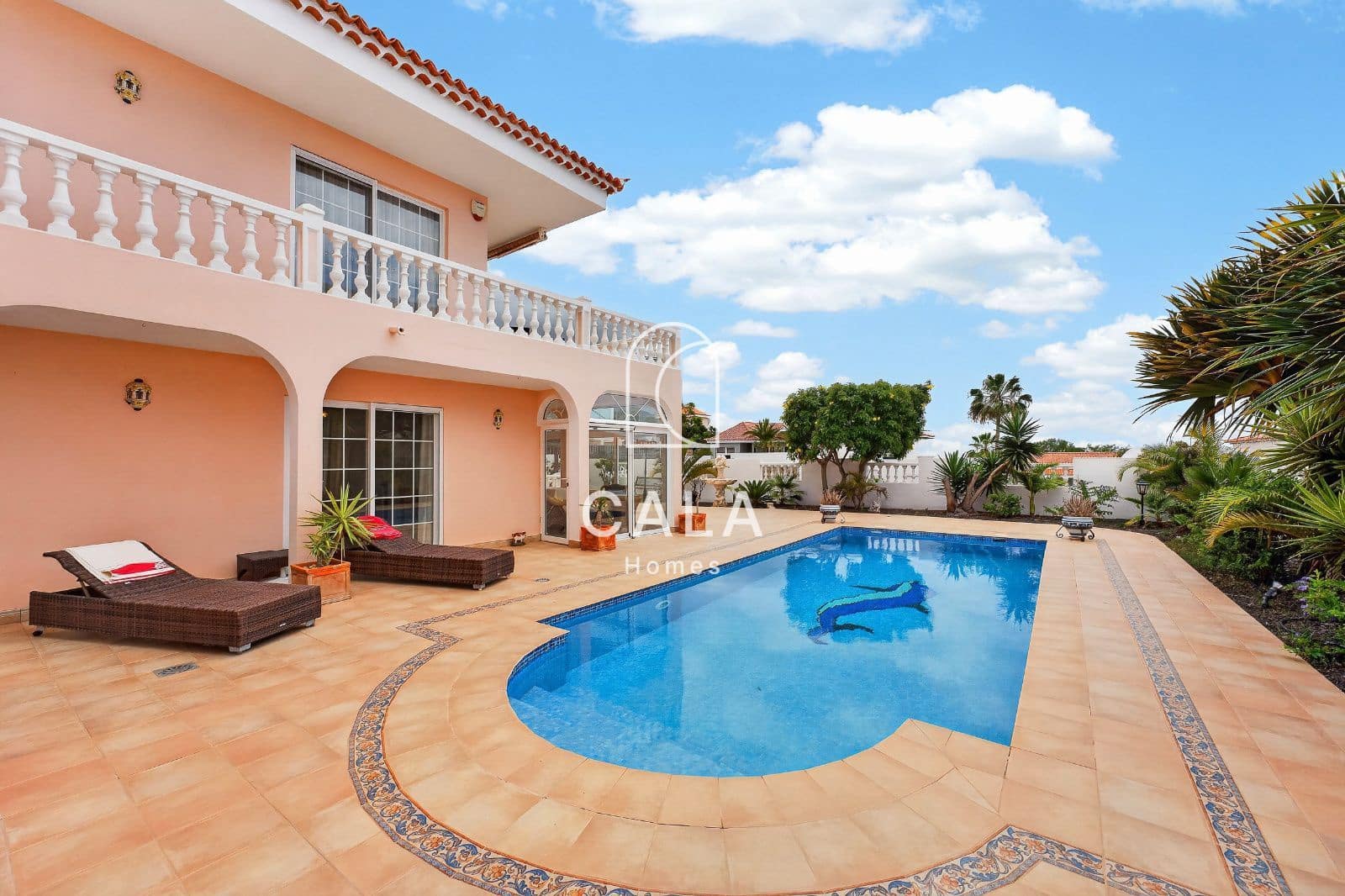 4 bedroom Villa for sale in Callao Salvaje with pool garage - € 1,175,000 (Ref: 9824223)