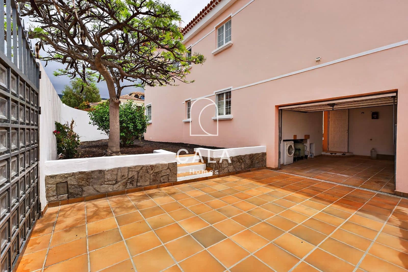 4 bedroom Villa for sale in Callao Salvaje with pool garage - € 1,175,000 (Ref: 9824223)