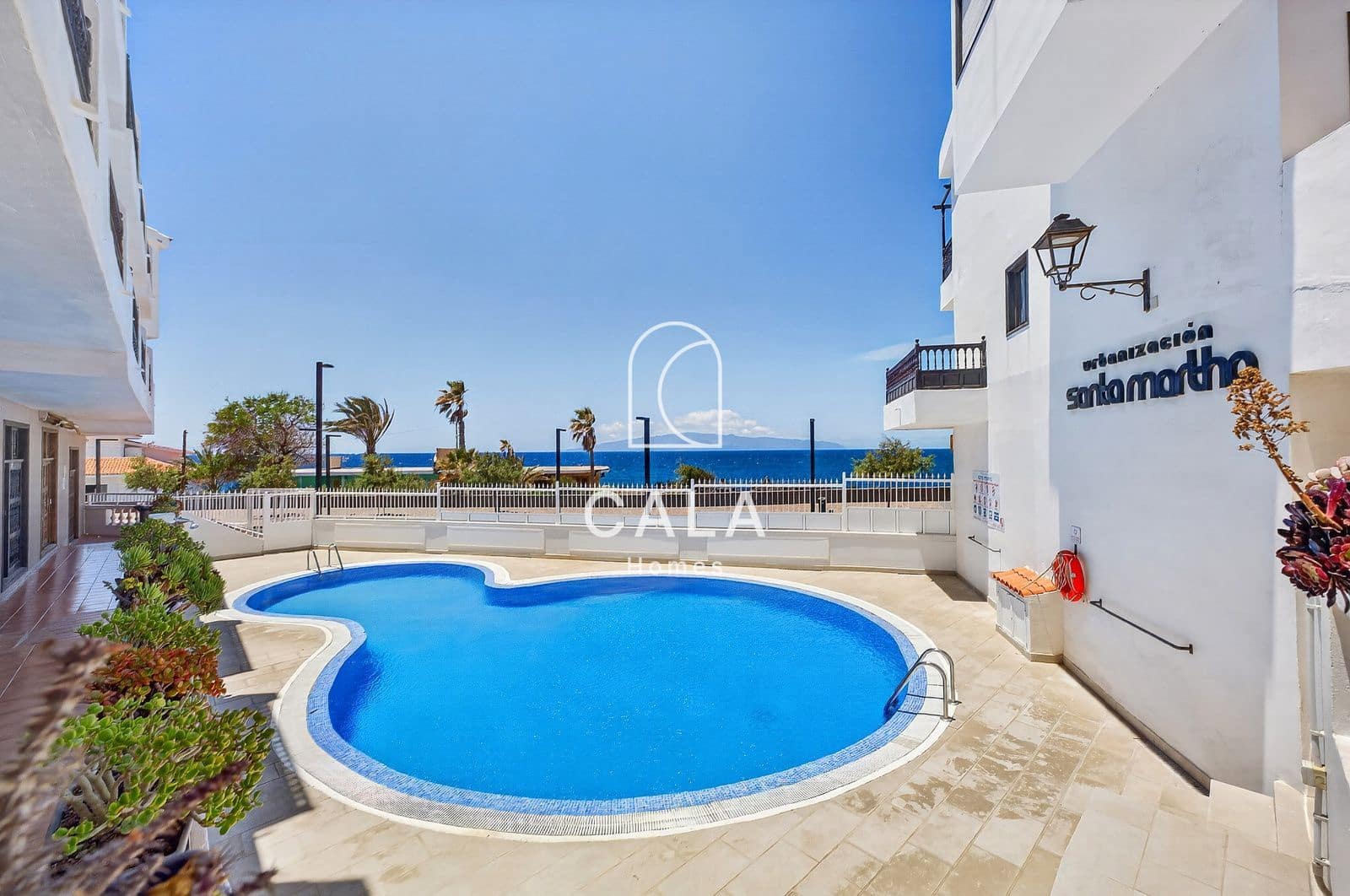4 quarto Casa em Banda para venda em Playa San Juan com piscina garagem - 400 000 € (Ref: 9830310)