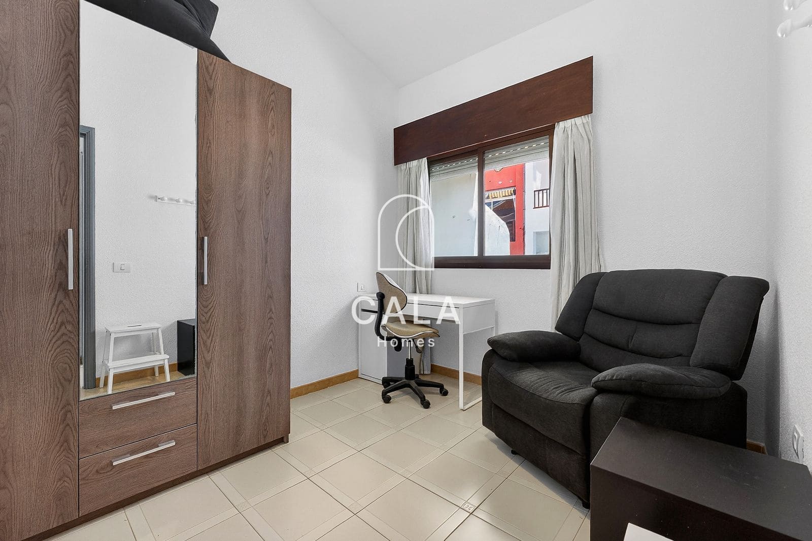 4 quarto Casa em Banda para venda em Playa San Juan com piscina garagem - 400 000 € (Ref: 9830310)