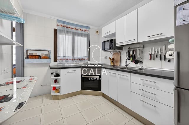 4 quarto Casa em Banda para venda em Playa San Juan, Guía de Isora com piscina garagem - 400 000 € (Ref: 9830310)