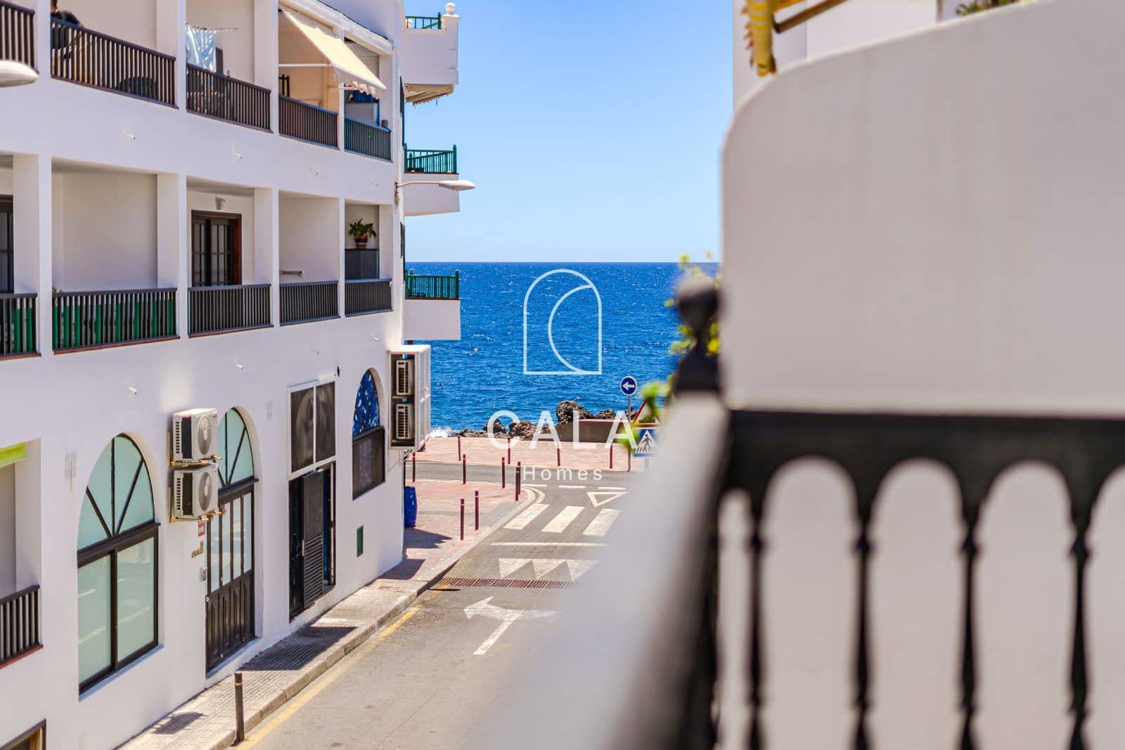 4 quarto Casa em Banda para venda em Playa San Juan com piscina garagem - 400 000 € (Ref: 9830310)
