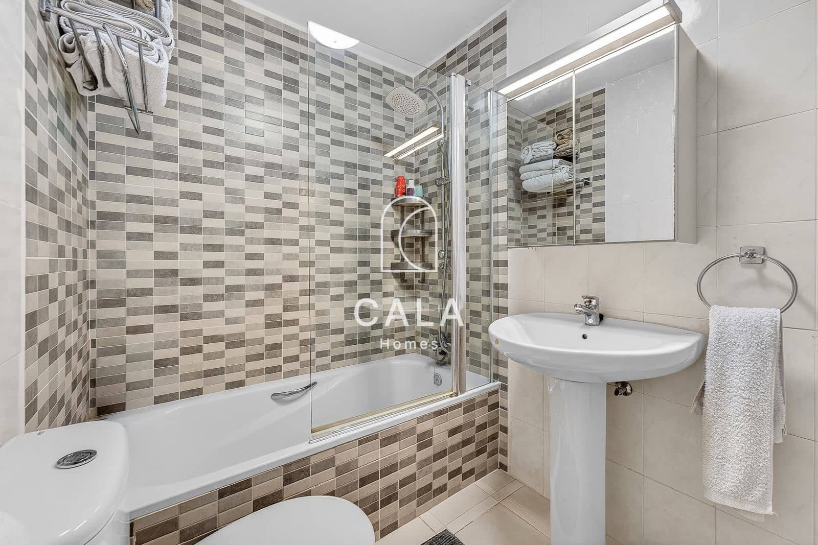 4 quarto Casa em Banda para venda em Playa San Juan com piscina garagem - 400 000 € (Ref: 9830310)
