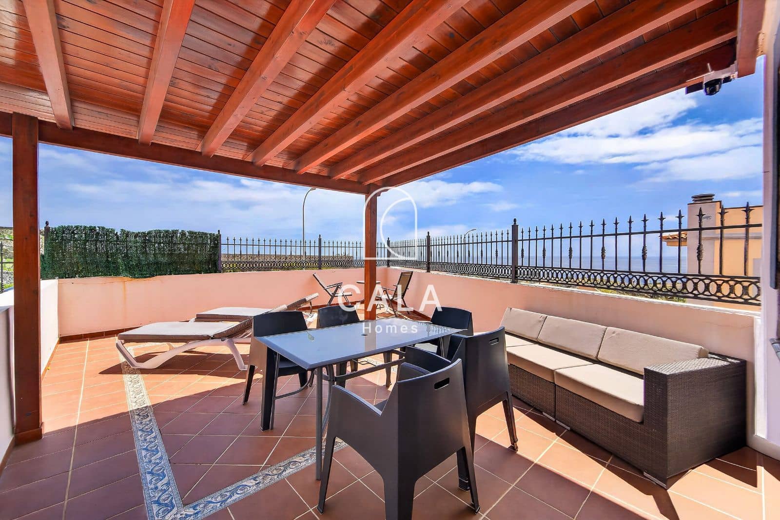 3 bedroom Flat for sale in Callao Salvaje with pool garage - € 499,000 (Ref: 9830392)
