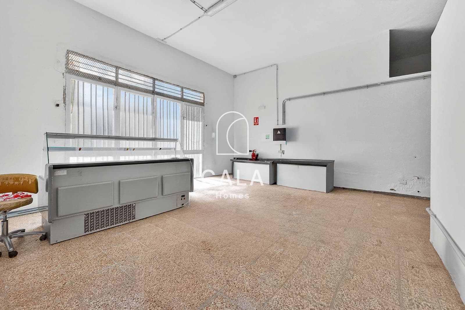 Commercial for sale in Adeje with garage - € 240,000 (Ref: 9834825)