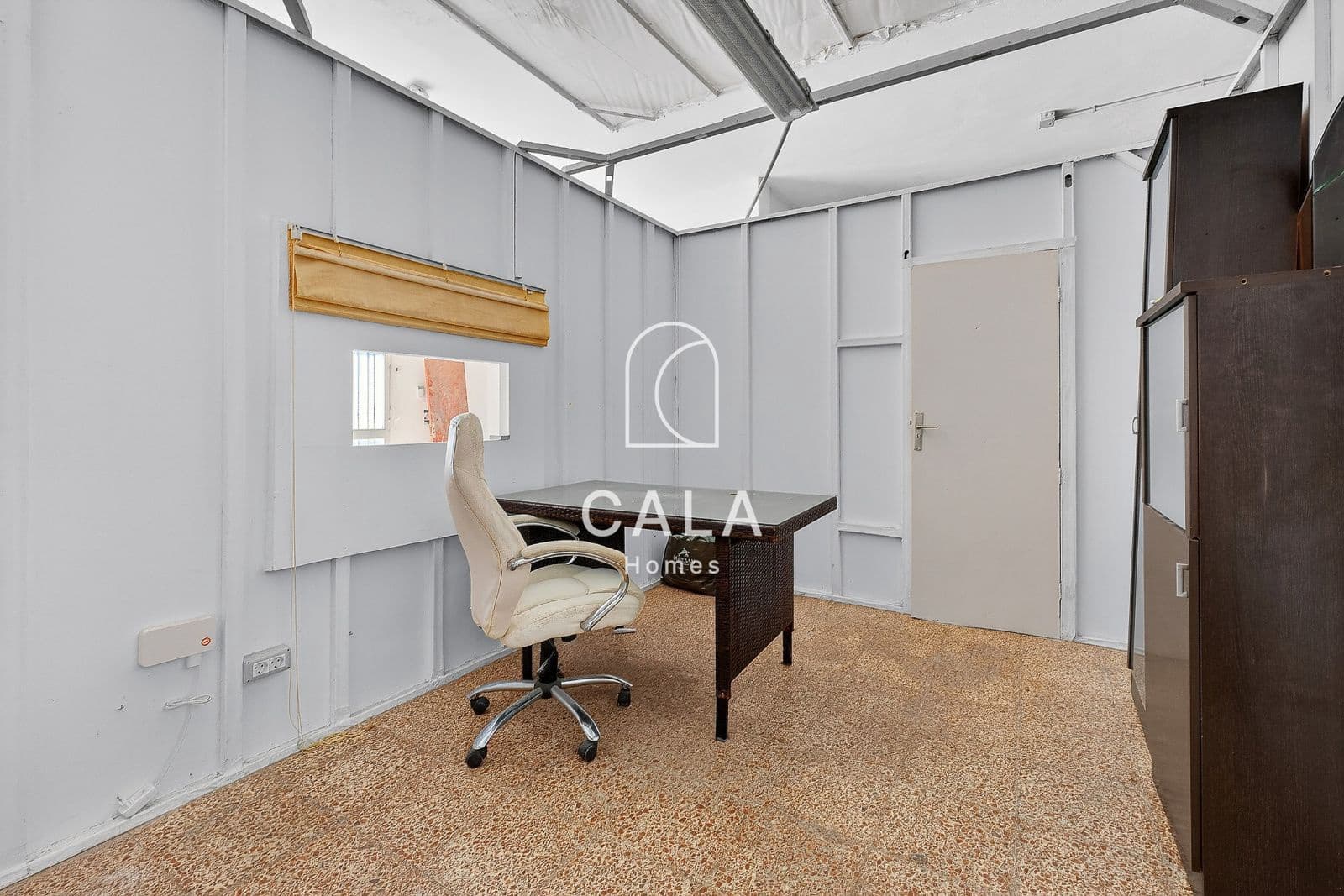 Commercial for sale in Adeje with garage - € 240,000 (Ref: 9834825)