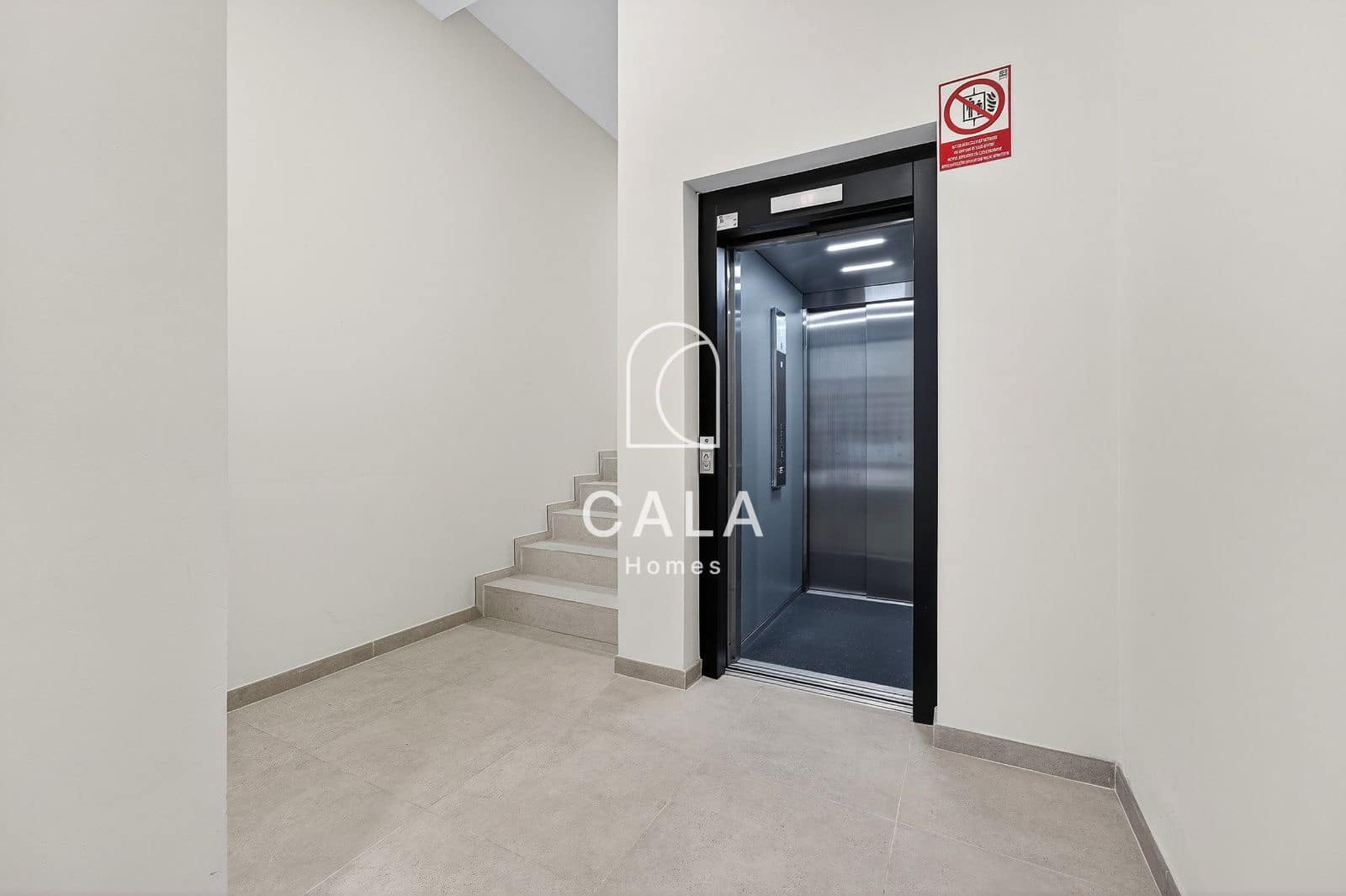 2 bedroom Flat for sale in Playa San Juan with garage - € 319,000 (Ref: 9834826)