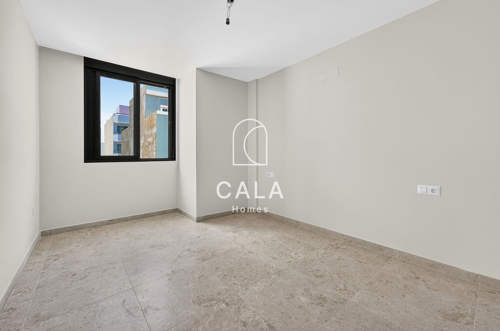 2 bedroom Flat for sale in Playa San Juan with garage - € 319,000 (Ref: 9834826)