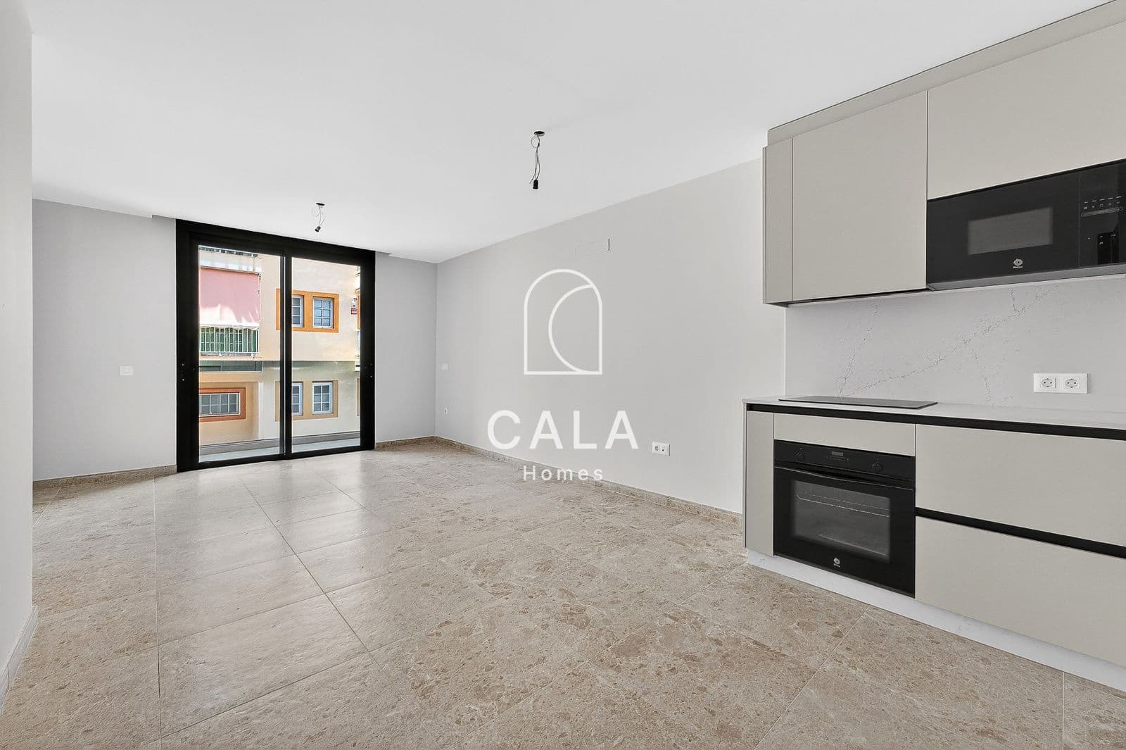 2 bedroom Flat for sale in Playa San Juan with garage - € 319,000 (Ref: 9834826)
