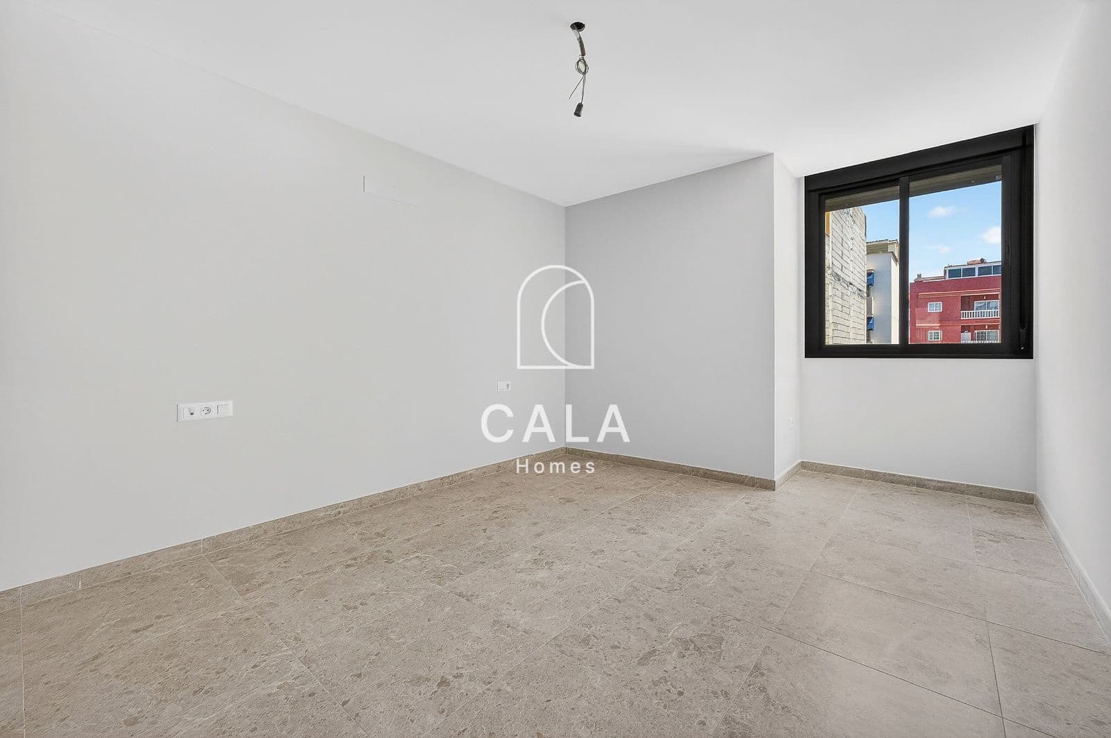 2 bedroom Flat for sale in Playa San Juan with garage - € 319,000 (Ref: 9834826)