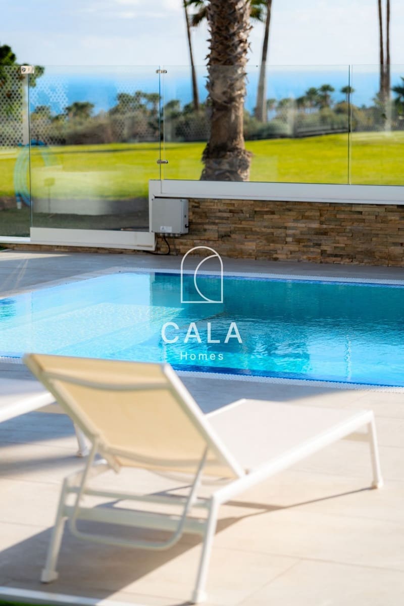 4 quarto Casa em Banda para venda em La Caleta Adeje com piscina garagem - 3 500 000 € (Ref: 9838698)