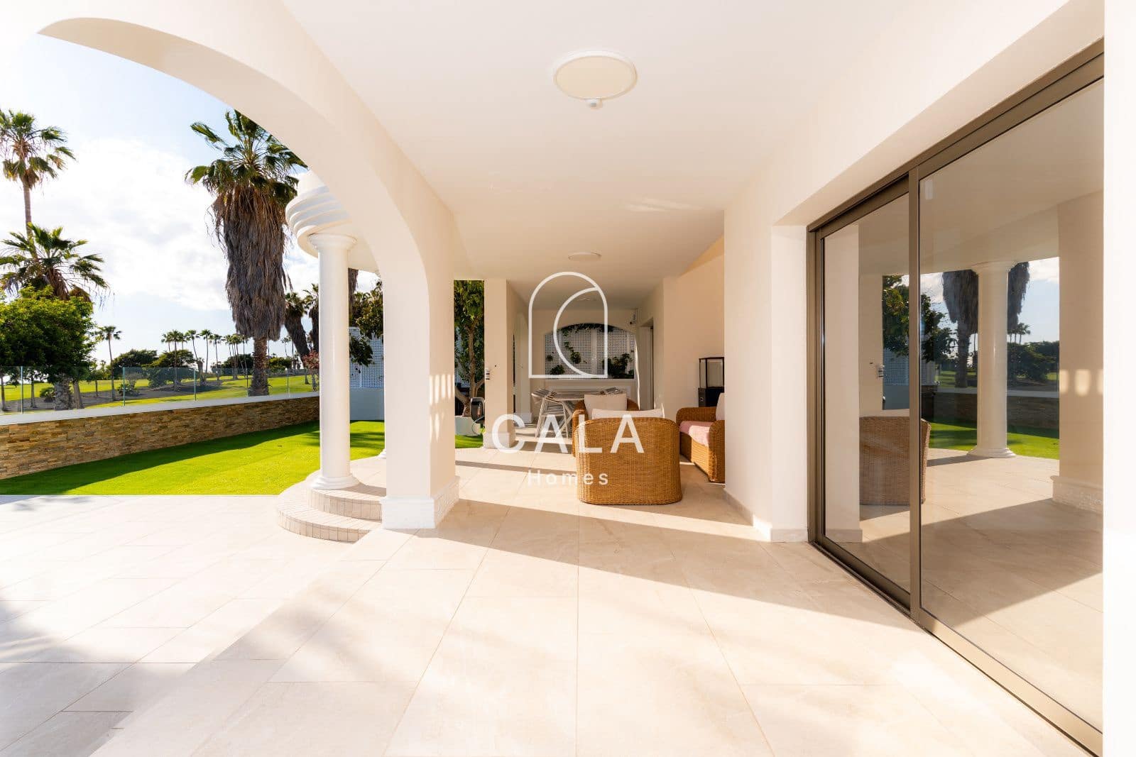 4 quarto Casa em Banda para venda em La Caleta Adeje com piscina garagem - 3 500 000 € (Ref: 9838698)