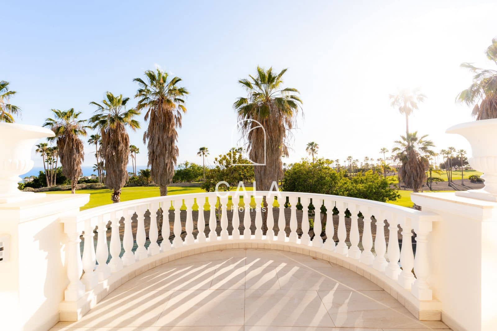 4 quarto Casa em Banda para venda em La Caleta Adeje com piscina garagem - 3 500 000 € (Ref: 9838698)