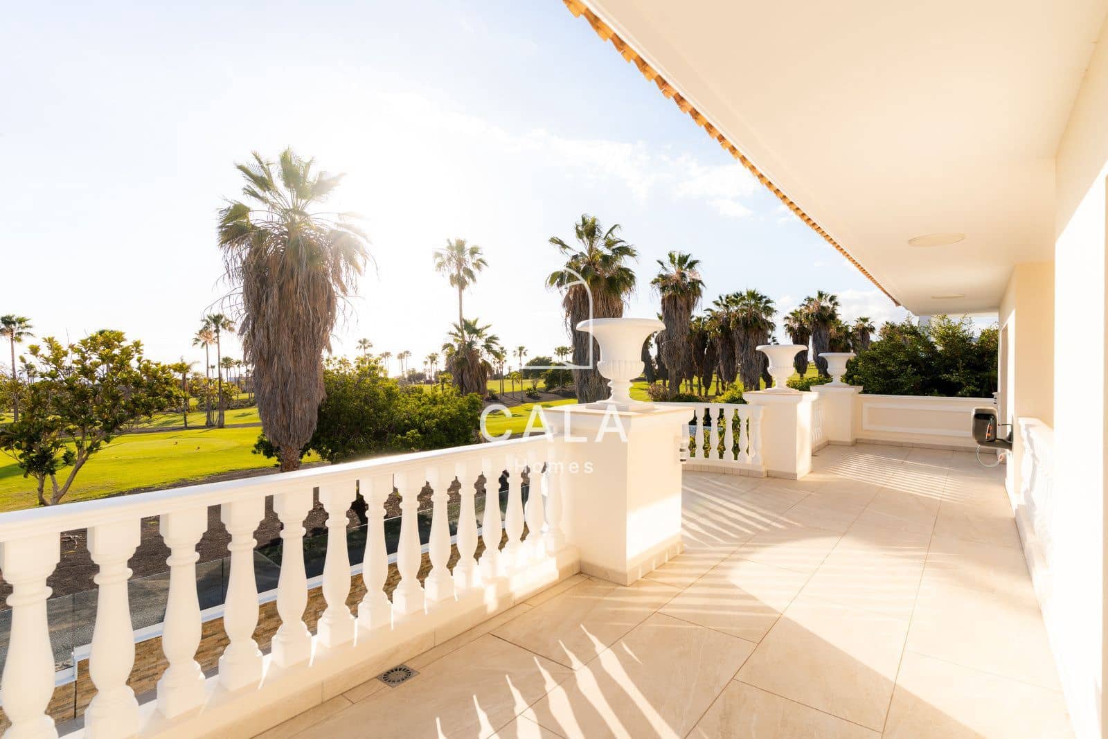 4 quarto Casa em Banda para venda em La Caleta Adeje com piscina garagem - 3 500 000 € (Ref: 9838698)