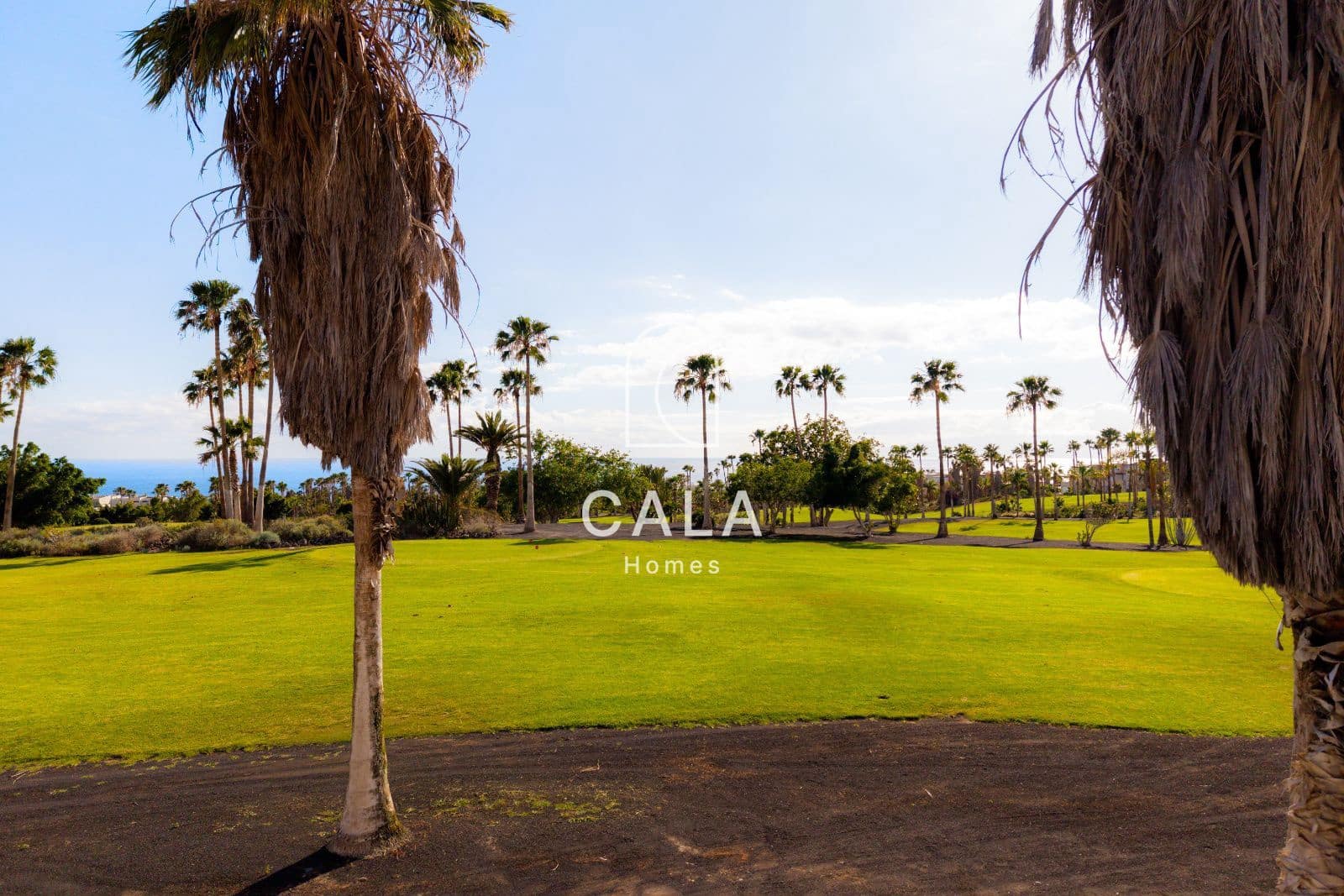 4 quarto Casa em Banda para venda em La Caleta Adeje com piscina garagem - 3 500 000 € (Ref: 9838698)