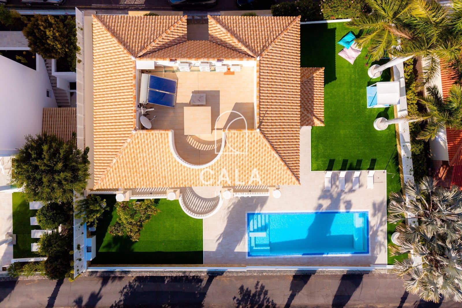 4 quarto Casa em Banda para venda em La Caleta Adeje com piscina garagem - 3 500 000 € (Ref: 9838698)