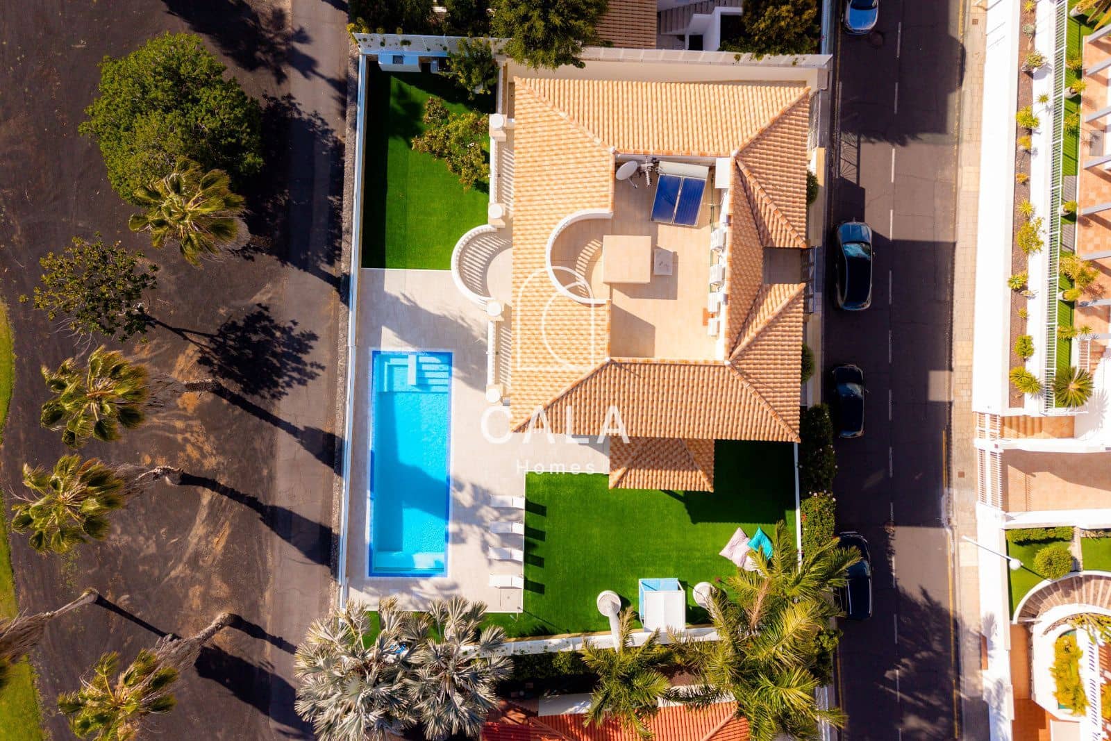 4 quarto Casa em Banda para venda em La Caleta Adeje com piscina garagem - 3 500 000 € (Ref: 9838698)