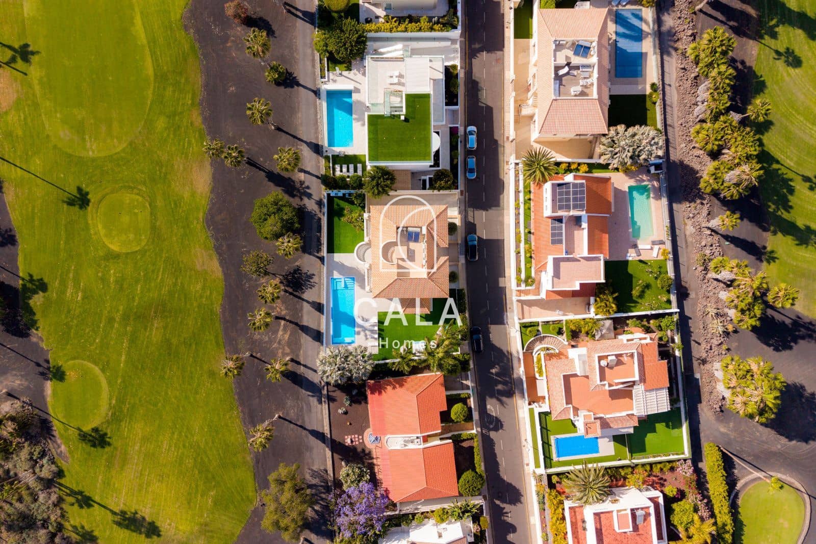 4 quarto Casa em Banda para venda em La Caleta Adeje com piscina garagem - 3 500 000 € (Ref: 9838698)