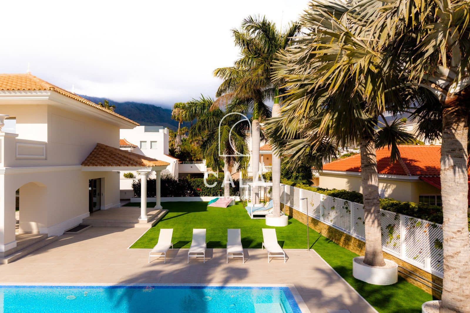 4 quarto Casa em Banda para venda em La Caleta Adeje com piscina garagem - 3 500 000 € (Ref: 9838698)