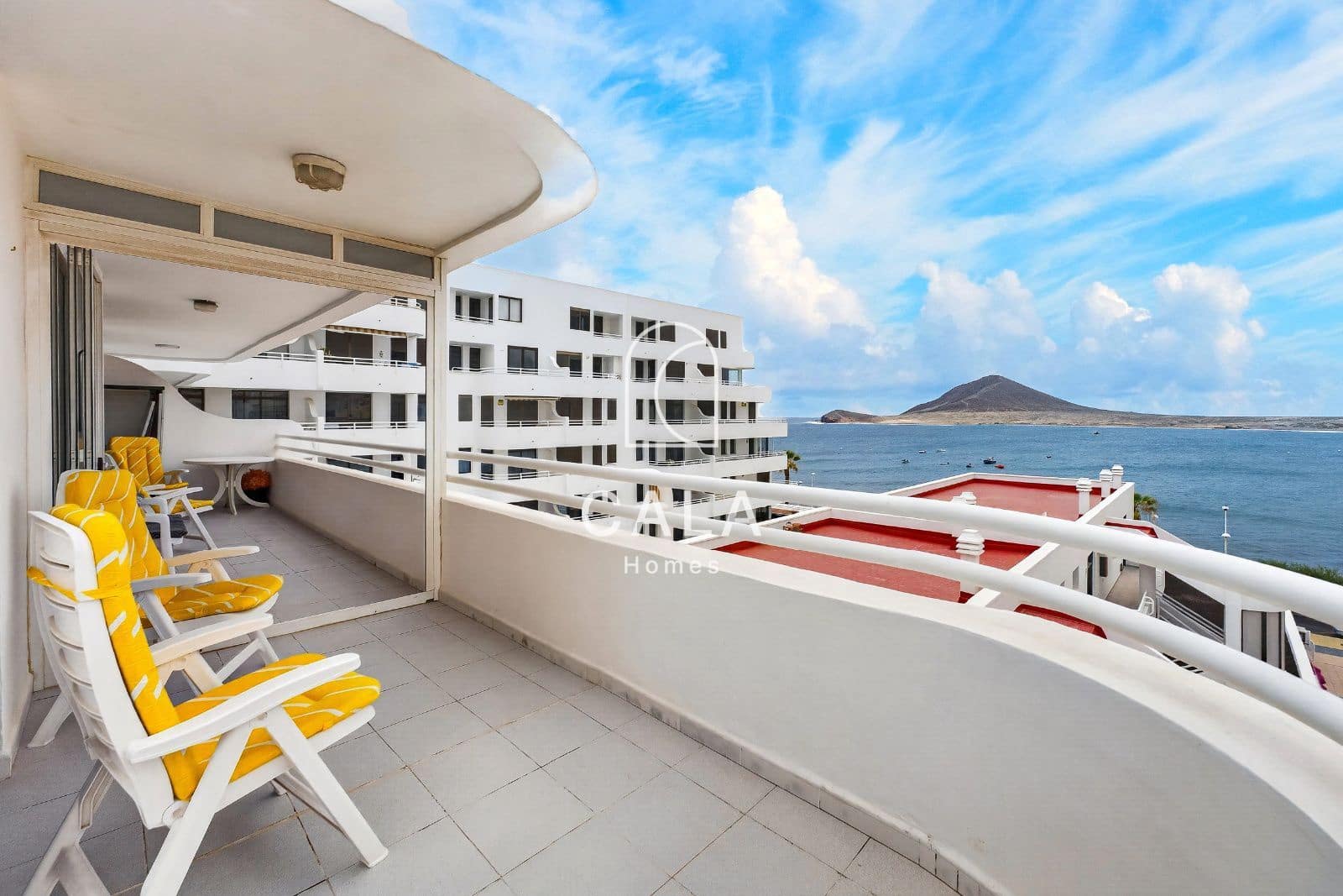 2 soveværelse Lejlighed til salg i El Medano med swimmingpool - € 600.000 (Ref: 9841444)