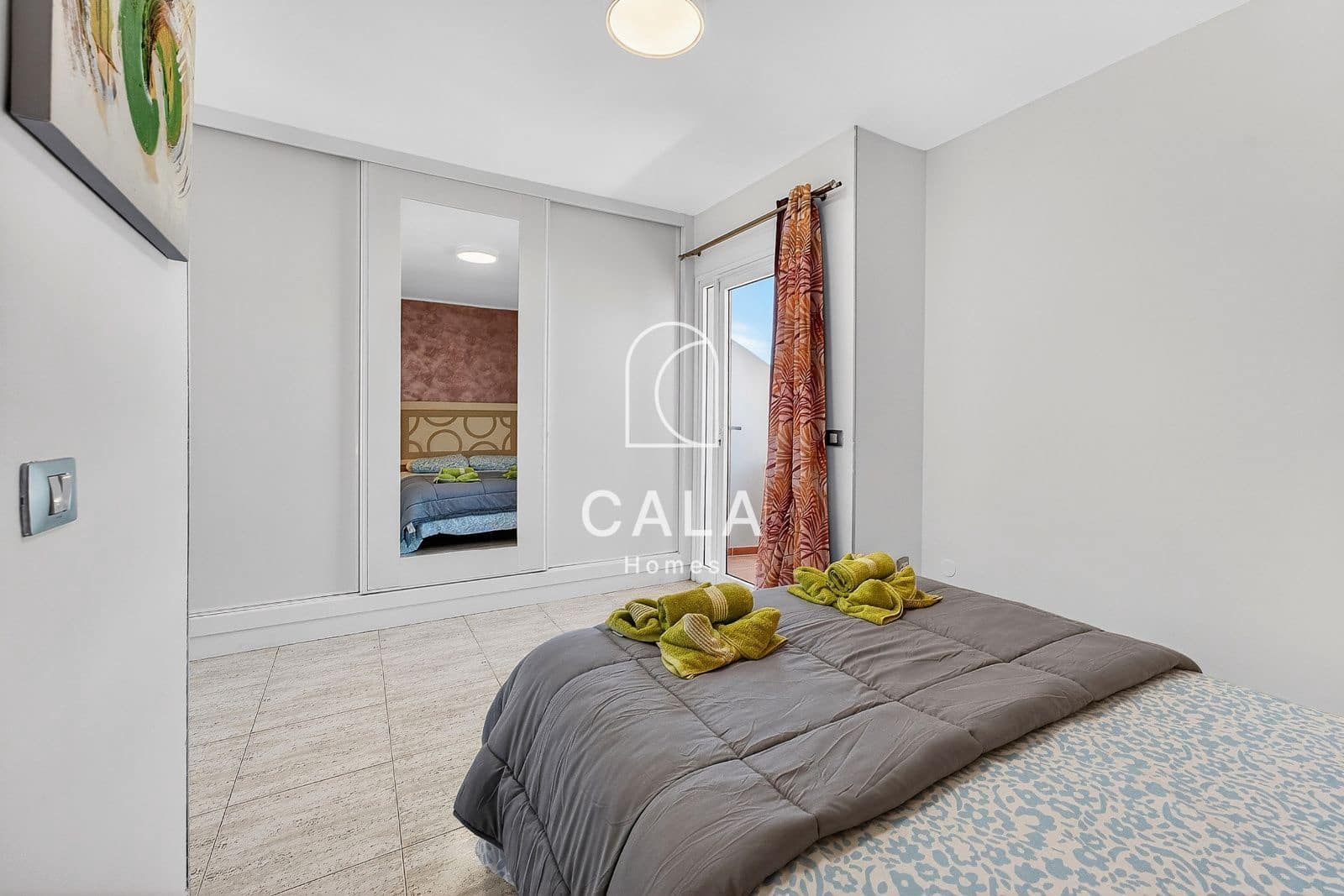4 chambre Maison de Ville à vendre à Playa Fanabe avec piscine - 555 000 € (Ref: 9844415)