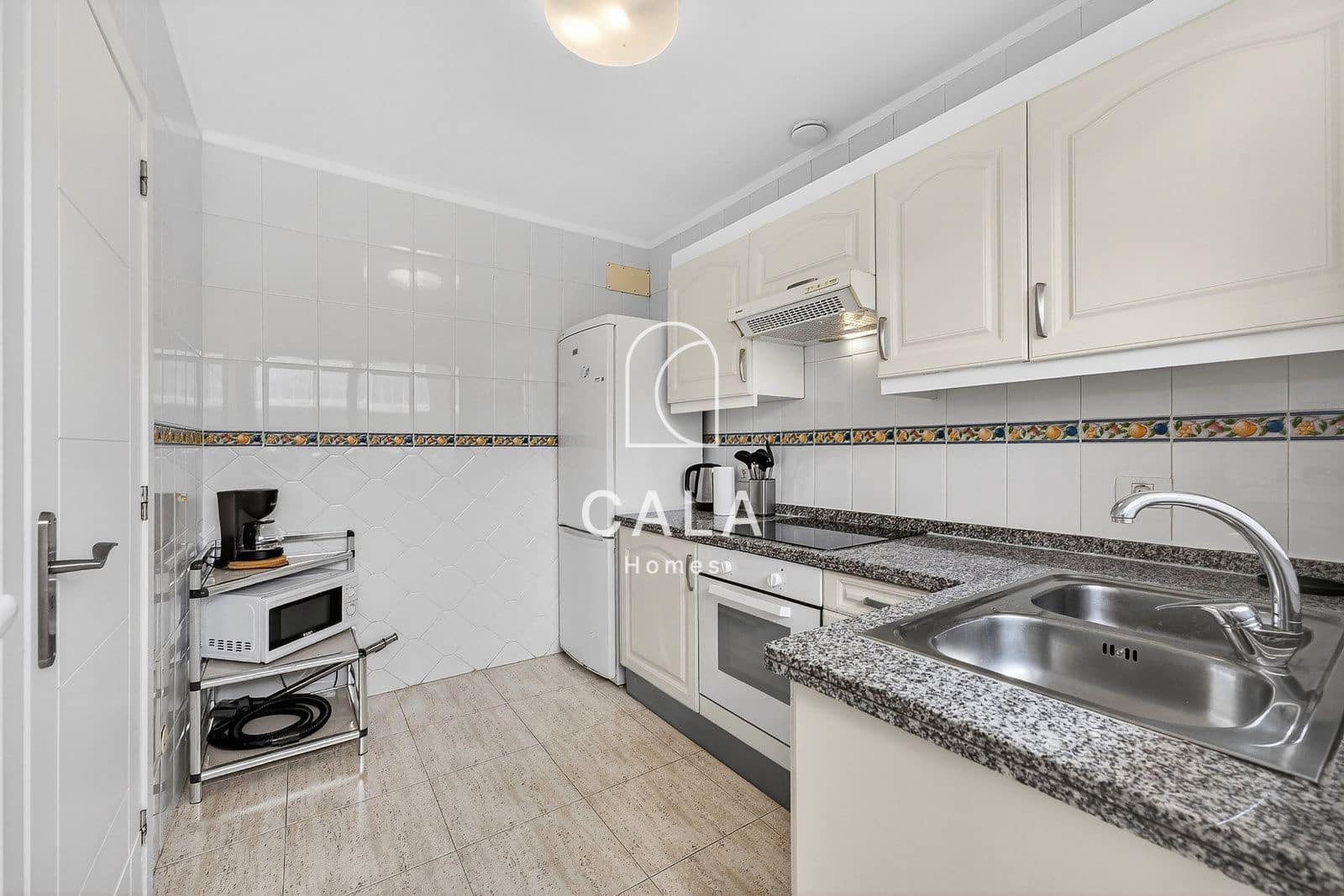 4 chambre Maison de Ville à vendre à Playa Fanabe avec piscine - 555 000 € (Ref: 9844415)