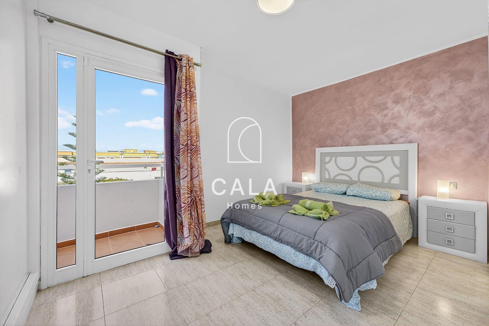 4 chambre Maison de Ville à vendre à Playa Fanabe avec piscine - 555 000 € (Ref: 9844415)