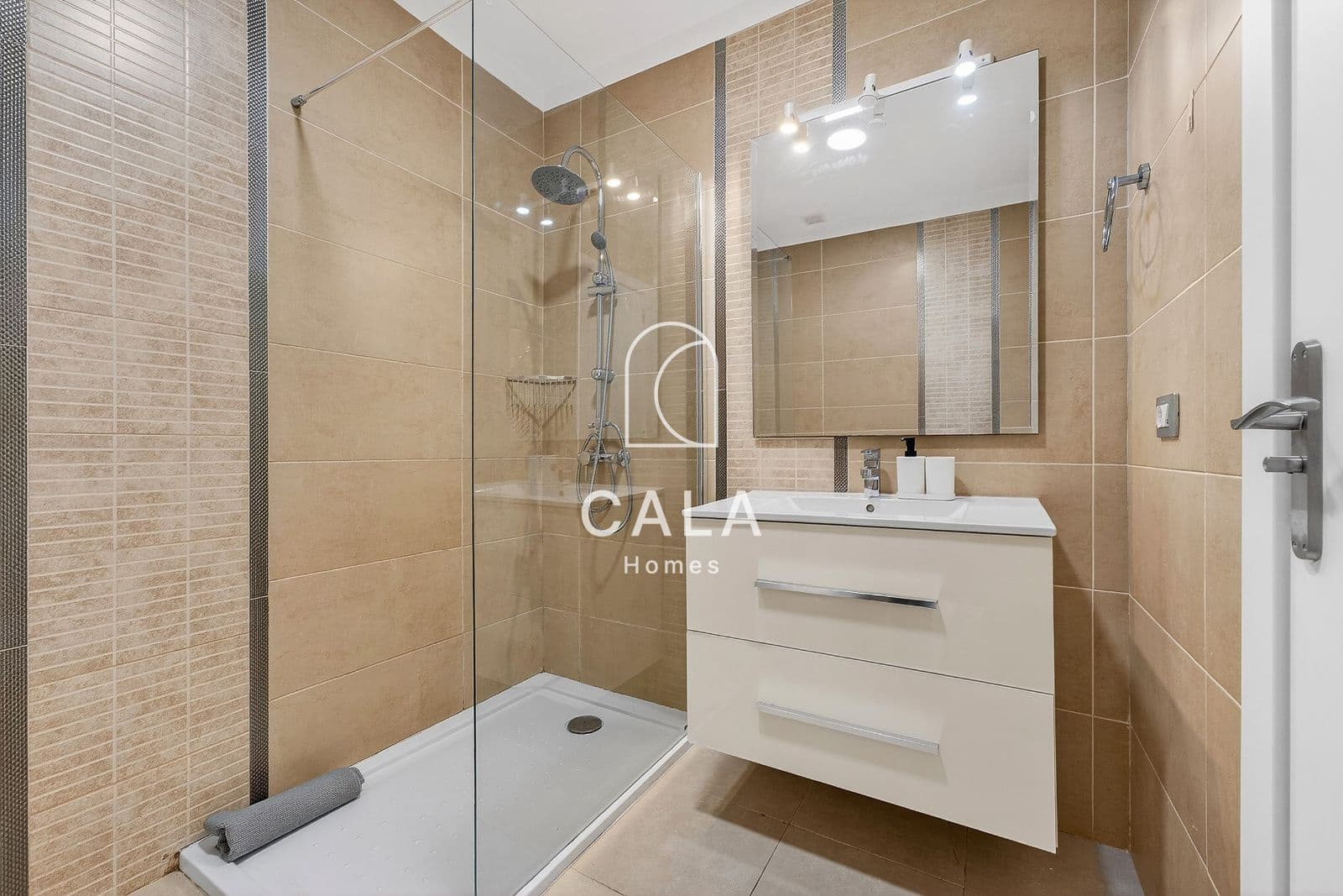 4 chambre Maison de Ville à vendre à Playa Fanabe avec piscine - 555 000 € (Ref: 9844415)
