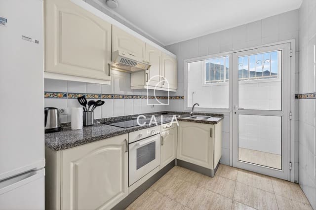 4 quarto Casa em Banda para venda em Playa Fañabe, Adeje com piscina - 555 000 € (Ref: 9844415)