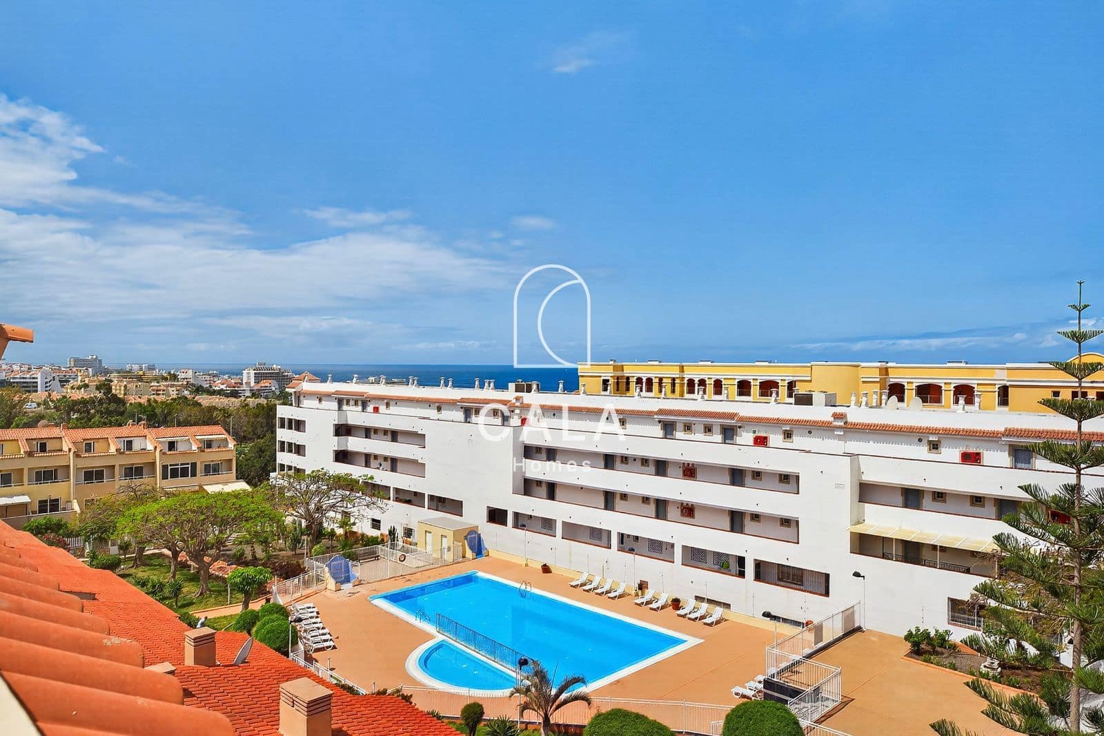 4 chambre Maison de Ville à vendre à Playa Fanabe avec piscine - 555 000 € (Ref: 9844415)