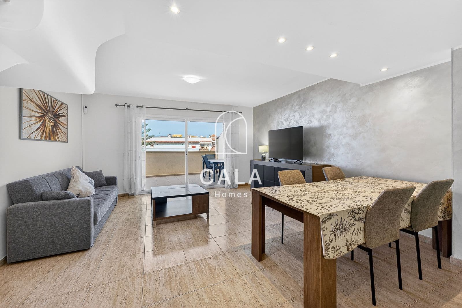4 chambre Maison de Ville à vendre à Playa Fanabe avec piscine - 555 000 € (Ref: 9844415)