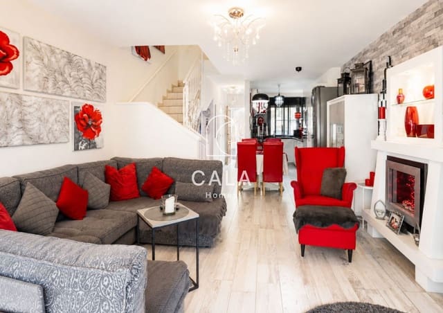 3 soveværelse Byhus til salg i Las Chafiras (San Miguel), San Miguel de Abona med swimmingpool garage - € 390.000 (Ref: 9844416)