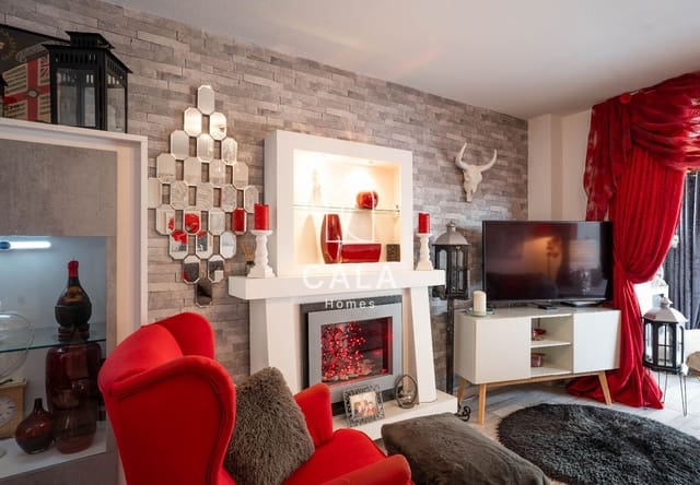 3 soveværelse Byhus til salg i Las Chafiras (San Miguel), San Miguel de Abona med swimmingpool garage - € 390.000 (Ref: 9844416)