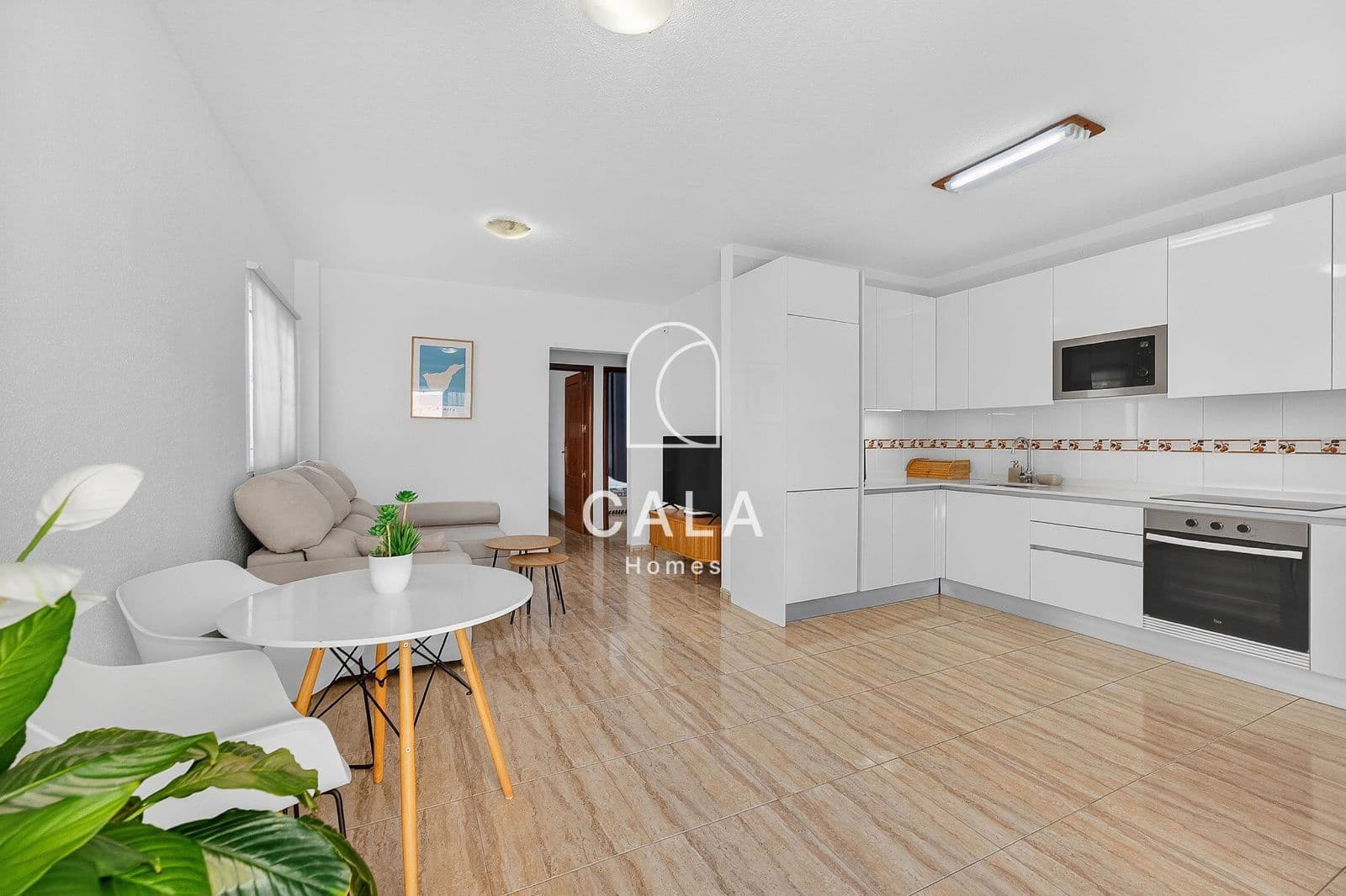 2 bedroom Flat for sale in Palm-Mar with pool garage - € 320,000 (Ref: 9861125)