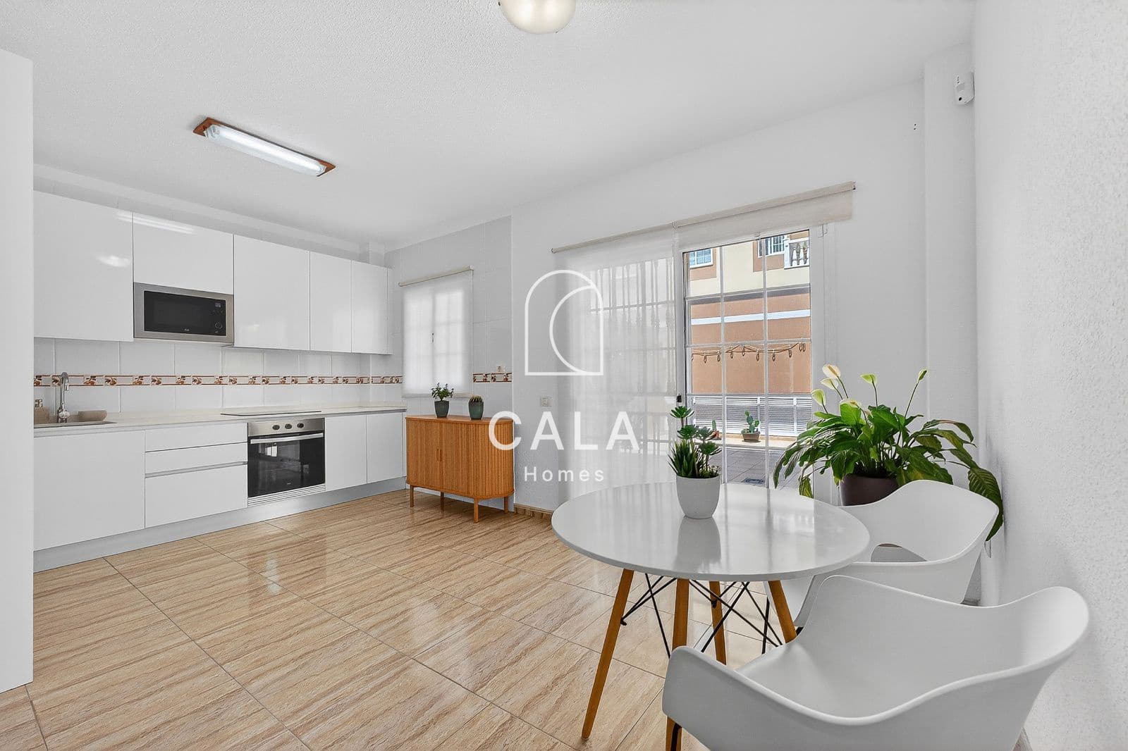 2 bedroom Flat for sale in Palm-Mar with pool garage - € 320,000 (Ref: 9861125)