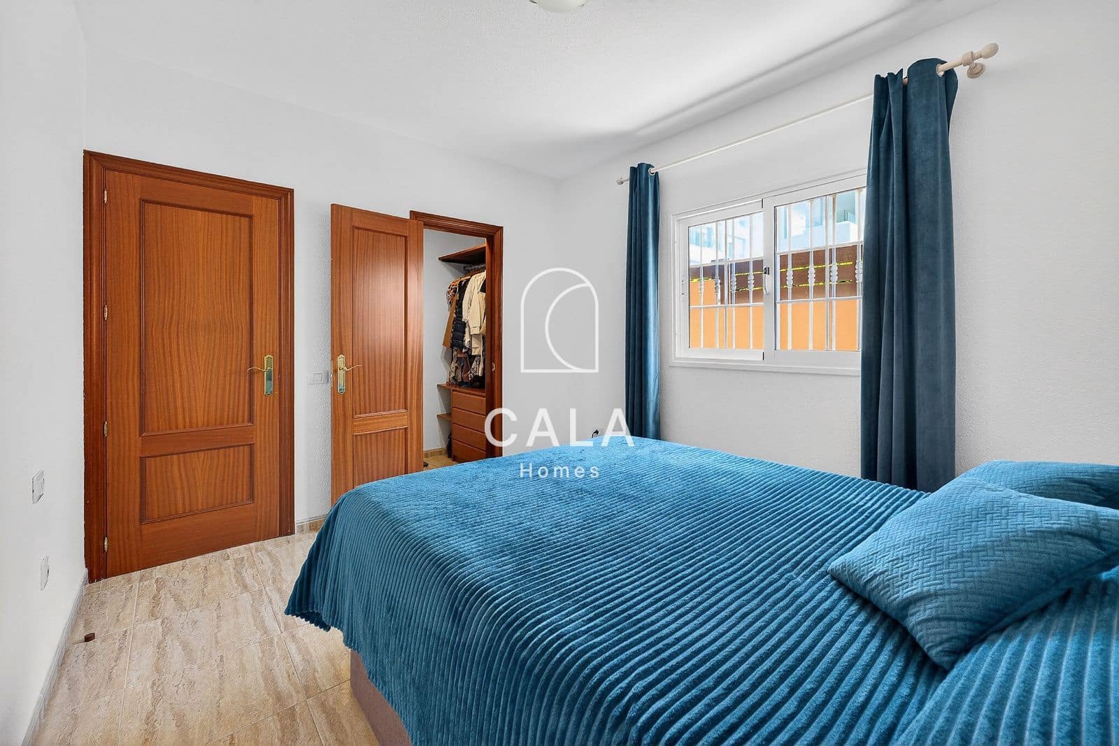 2 bedroom Flat for sale in Palm-Mar with pool garage - € 320,000 (Ref: 9861125)