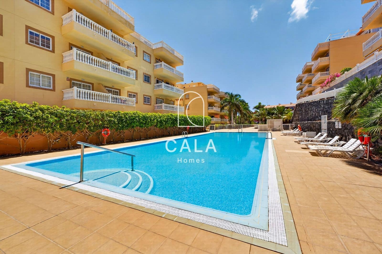 2 bedroom Flat for sale in Palm-Mar with pool garage - € 320,000 (Ref: 9861125)